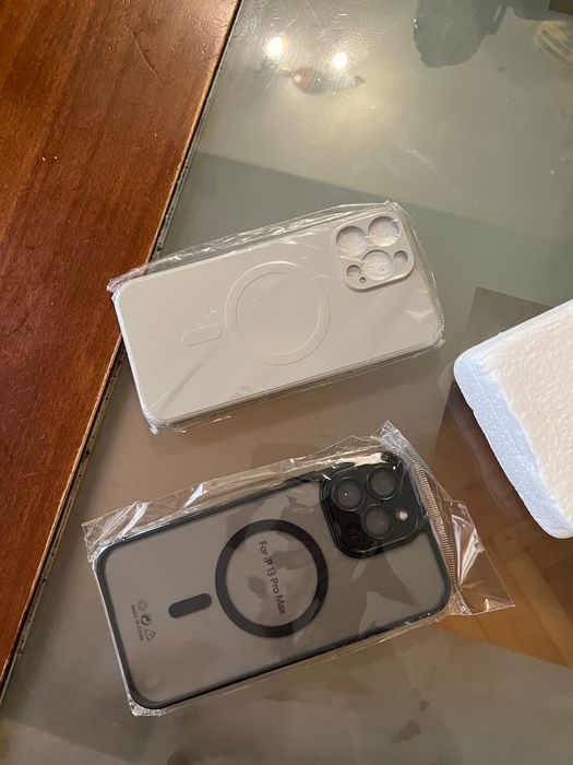 2 броя Калъфи за iPhone 13 Pro Max