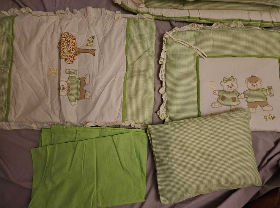 Набор для кроватки, новый, турецкий (7 предметов)