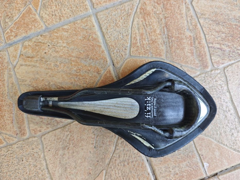 Sa bicicleta carbon Fizik
