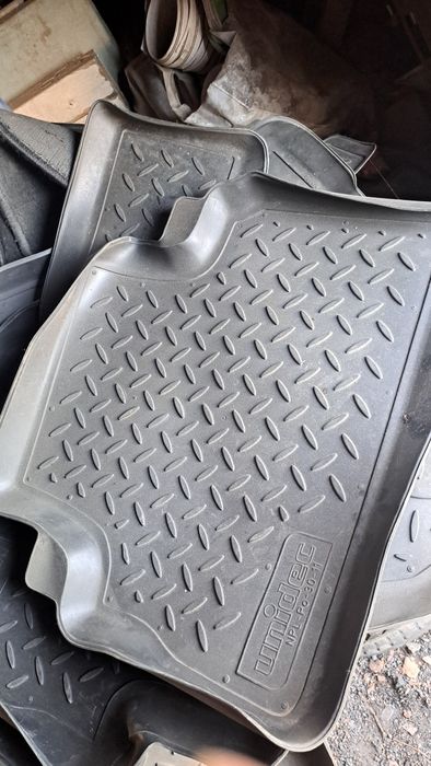Продам авто коврики