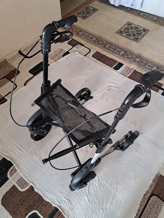 Инвалидный ходунок