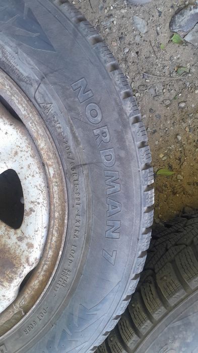 Продам шыны с дисками на волгу
