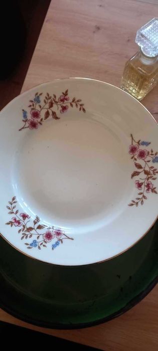 продавам български порцеланови чинии