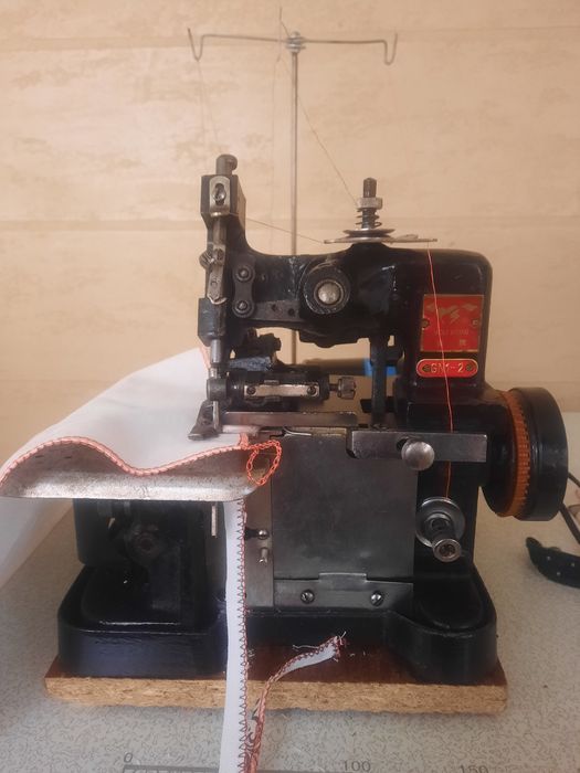 Китайский Оверлок Volf Волк трехниточный