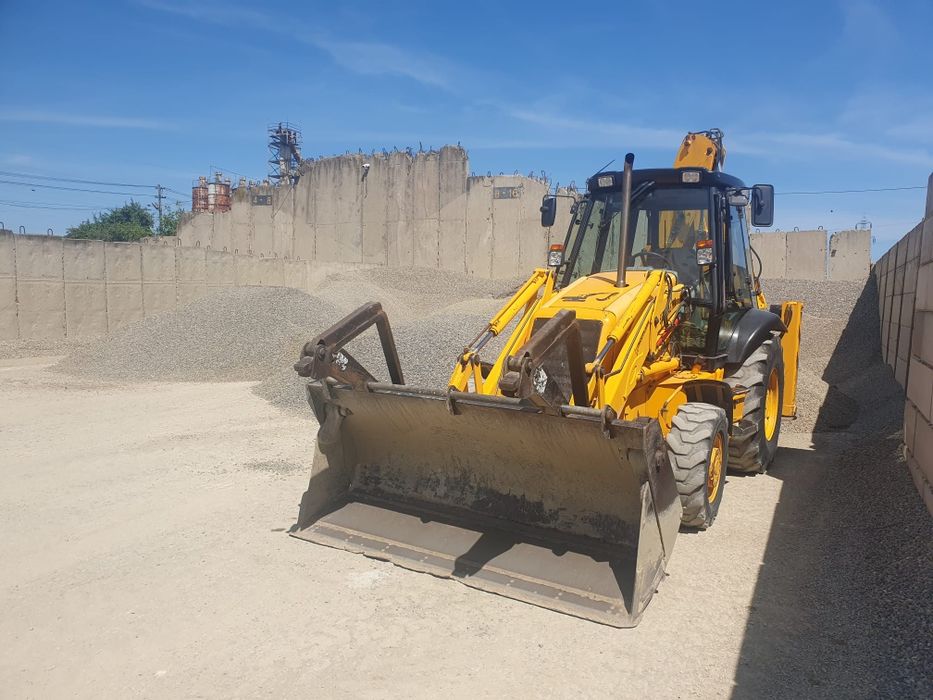Vând buldoexcavator JKN.3CX