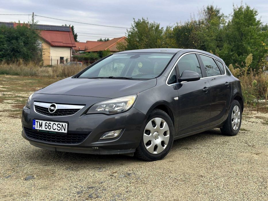 Opel Astra J 1.6 Edition • 2011 • Benzină • 115 CP • Euro 5 • Proprietar • Acte la zi • Fiscal pe loc