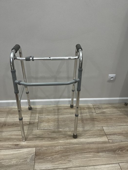 Продам ходунки б/у