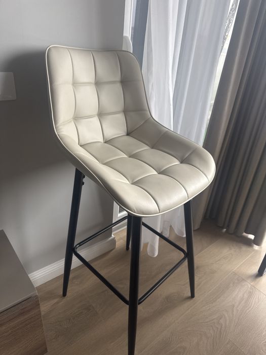 Scaun tip bar de vanzare