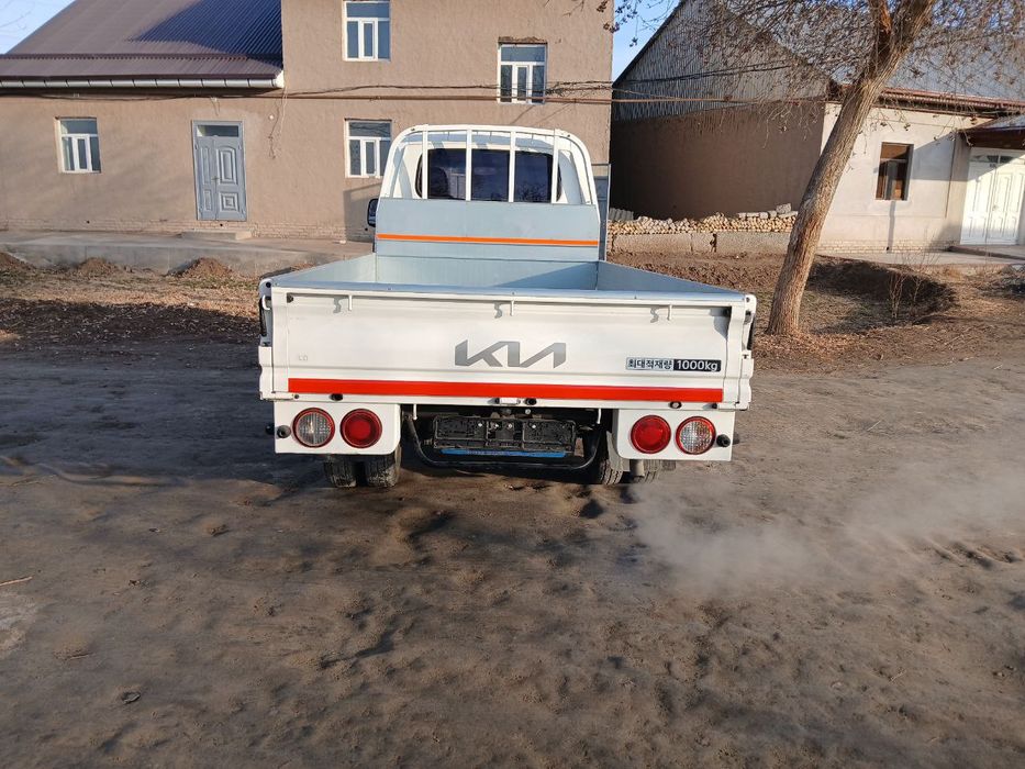 Kia bongo 1tonnalik
