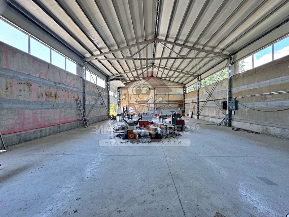 Хале 300кв.м, промишлено помещение под наем, в промишлена зона