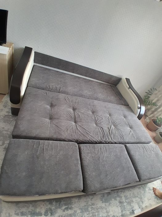 Продам диван срочно