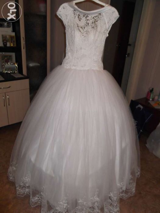 Продаю красивое свадебное платье