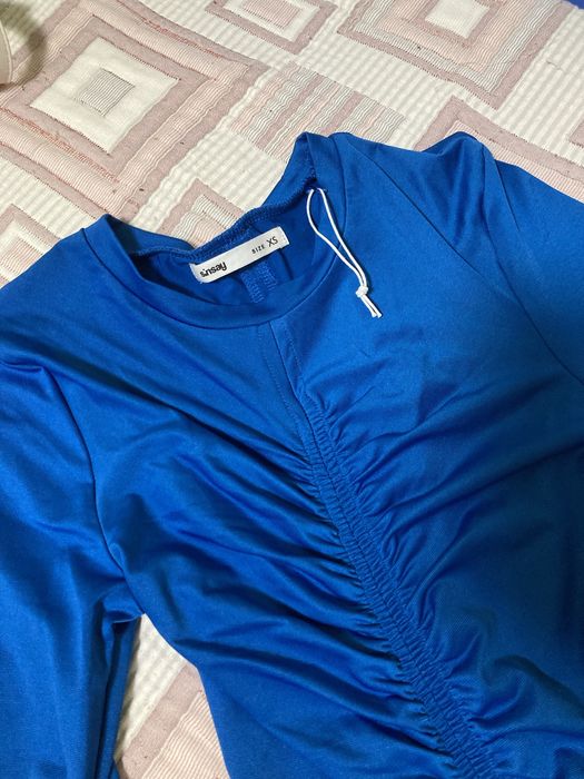 Синя рокля по тялото от Sinsay.