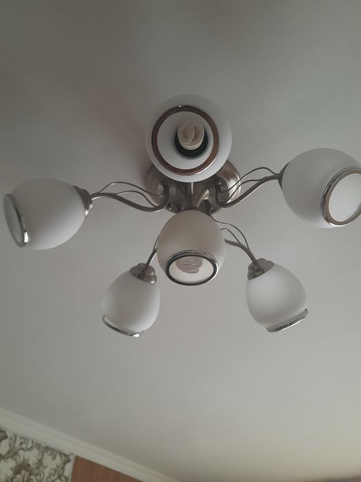 Люстра для залла.