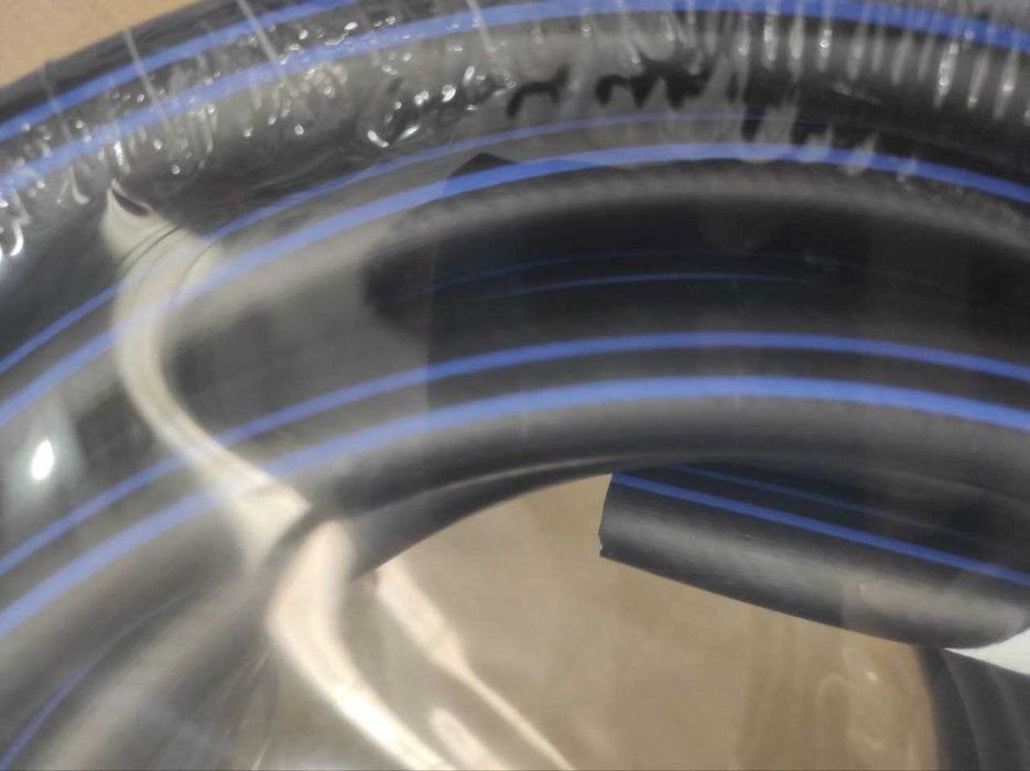 Шланг поливочный от производителя. Работает от -50 мороза до +70 тепла