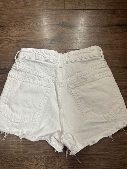 Къси панталони Zara, Bershka