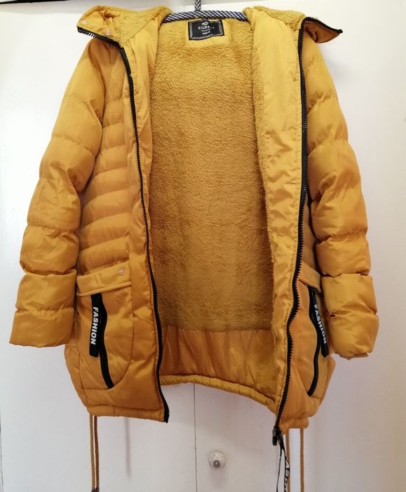 Дамско зимно яке, в прекрасен наситен жълт цвят горчица