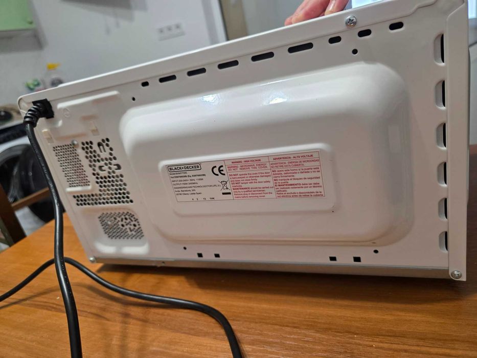 Микровълнова black decker, НЕРАЗЛИЧИМА ОТ НОВА, почти неизползвана