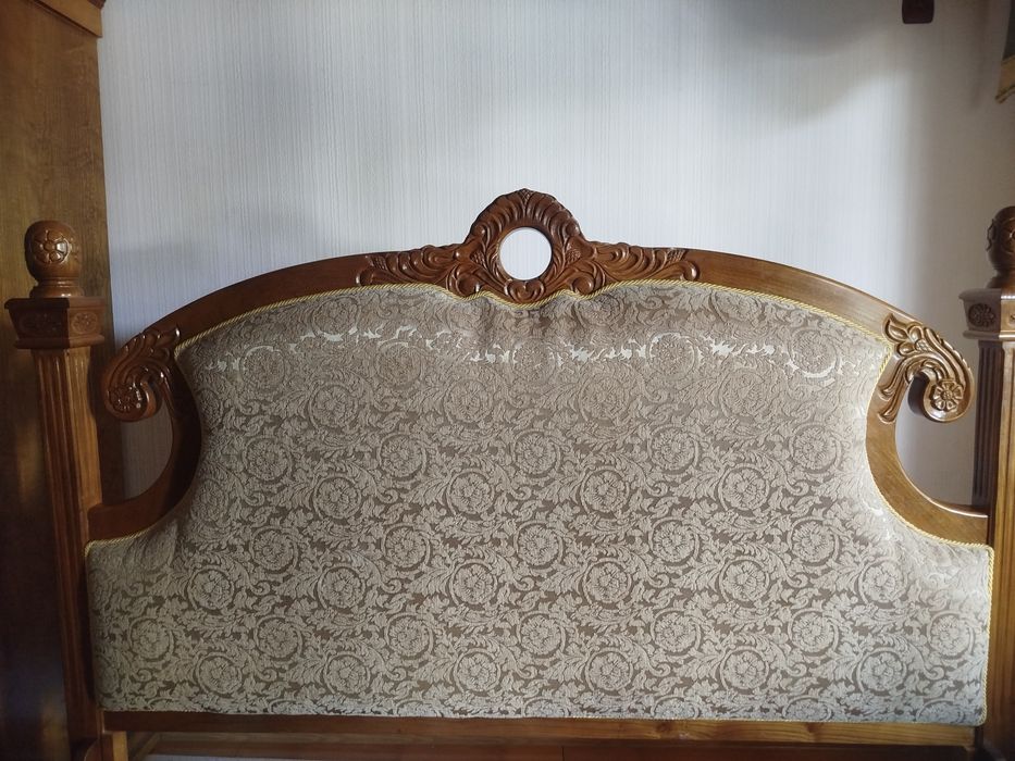 Срочно продаю комплект спальнюю мебель