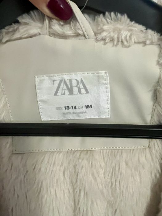 Geaca Zara imperrmeabila 13-14 ani