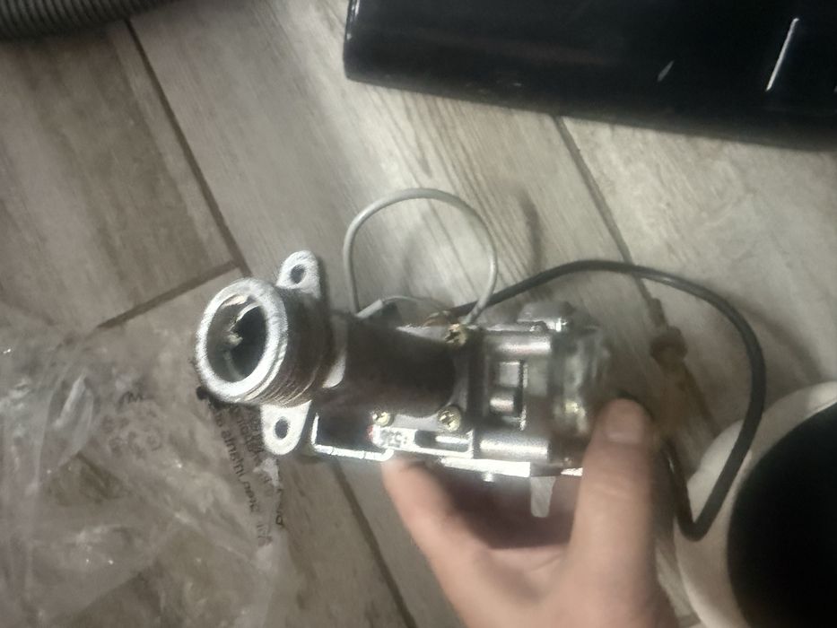 vana gaz 2 bucati stare excelenta tot ce este in imagini pret bun