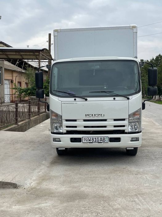 Isuzu yuk tashish mashinasi