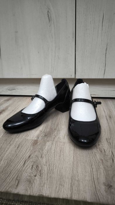 Черные женские туфли