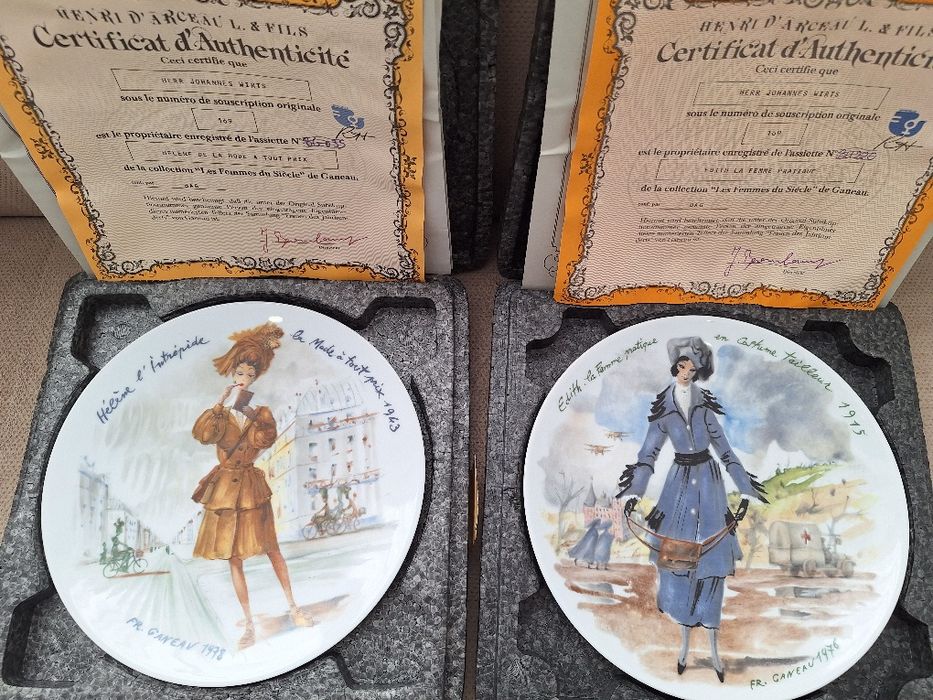 Декоративни чинии " Жените на века"