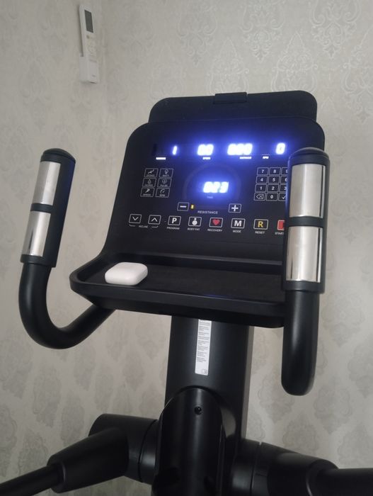 Элиптически тренажор