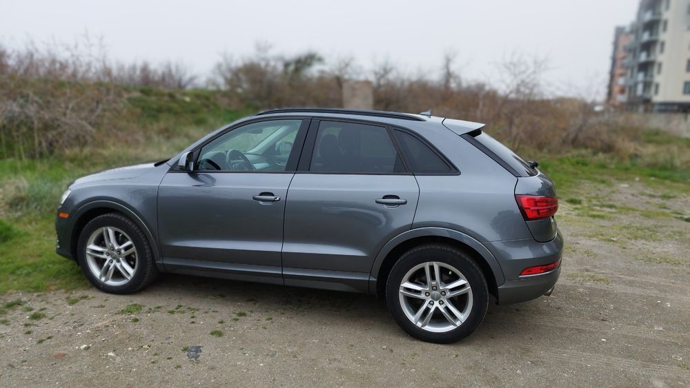 Продавам Audi Q3