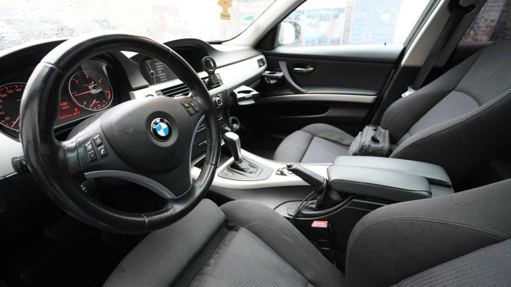 BMW Seria 320 xDrive 2011 | Webasto | Panoramic | Proprietar