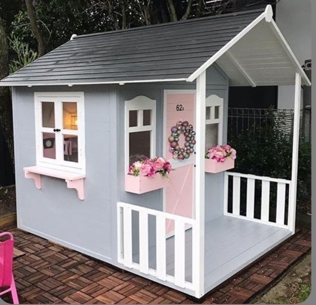 Детская площадка, домик