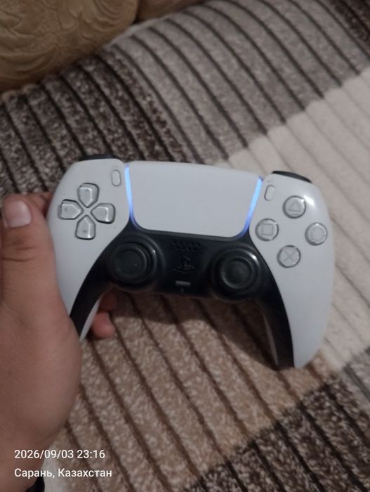 Продам оригинальный джостик от PS5