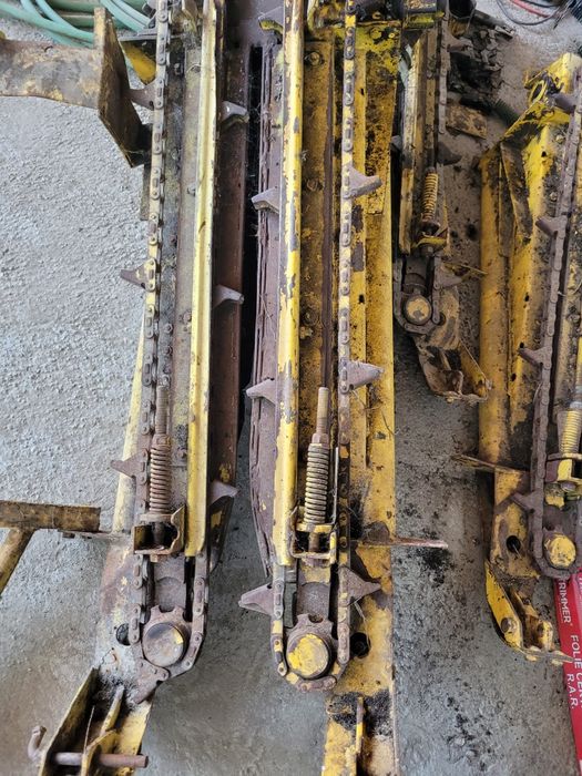 Vând secții masa  porumb New Holland
Vând secții masa porumb new hol