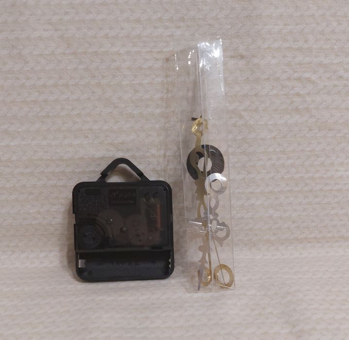 Новые механизмы на настенные часы. Листайте фото.