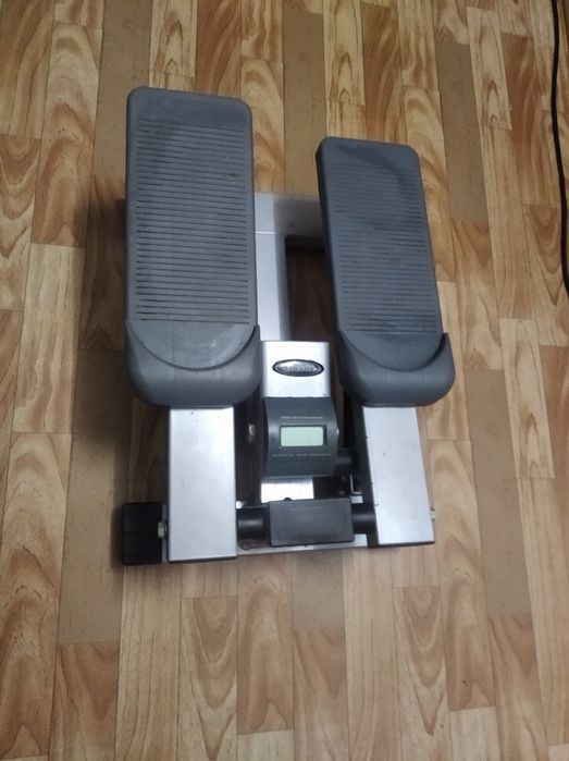 Тренажер, шага на мести