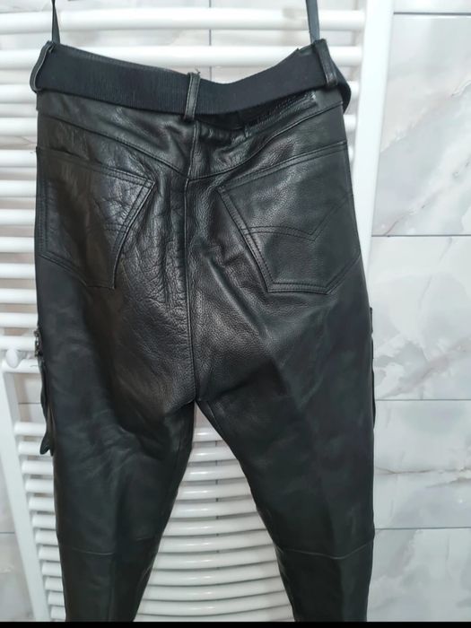 pantaloni din piele naturala  held the emotion