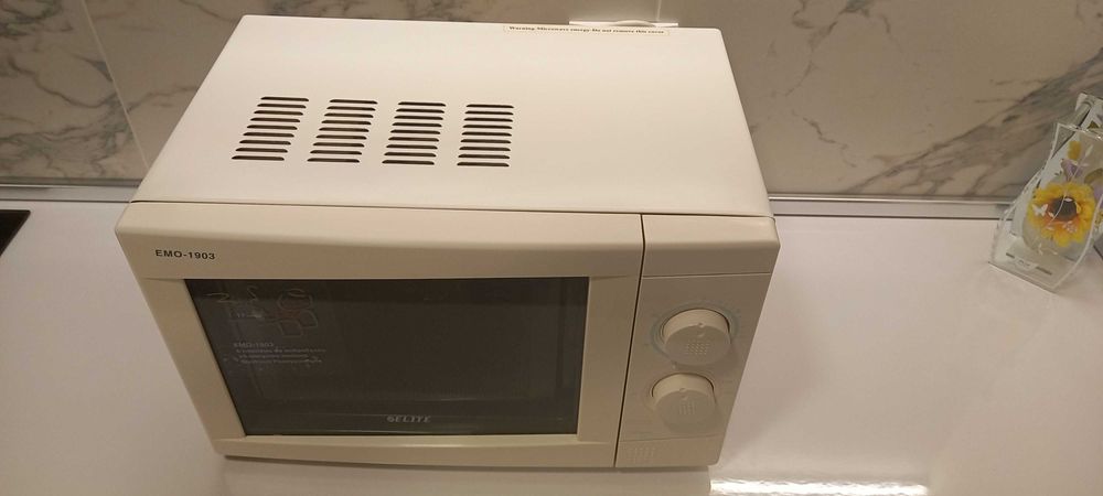 Микровълнова фурна Elite