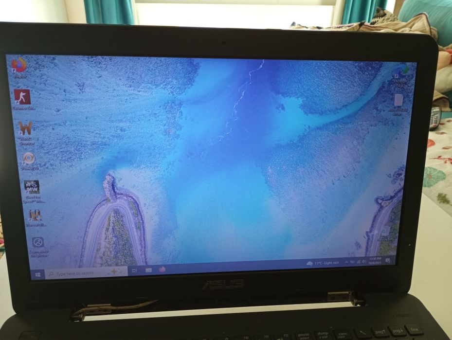 Schimb/Vand Laptop ASUS X554LAB (i3, 8GB, SSD) cu PC Desktop