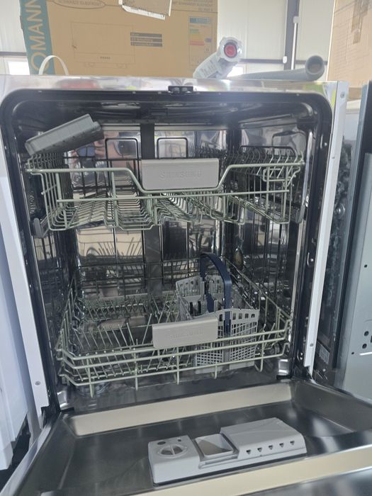 Съдомиялна за полувграждане Самсунг/Samsung с три перки