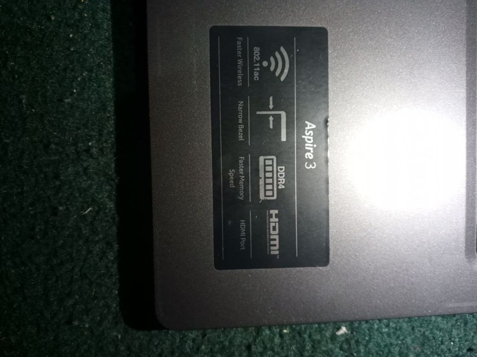 Acer ASPIRE qolgani rasmda batafsil