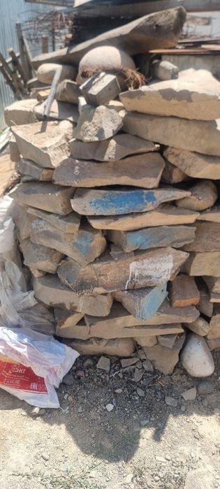 Продам  камни для фундамента