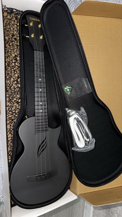 укулеле COSCHA HH2258