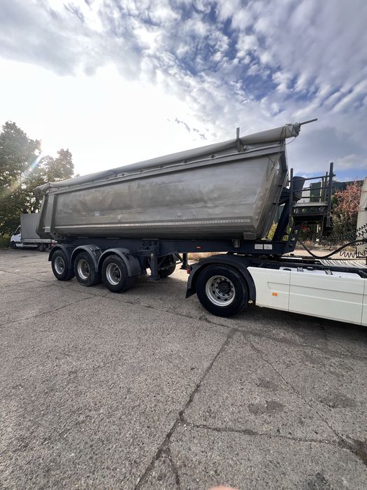 Ansamblu basculabil Volvo FM EEV si semiremorca Schmitz SKI-24