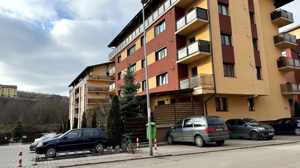 Inchiriez parcare exterioara zona Stejarului , Floresti