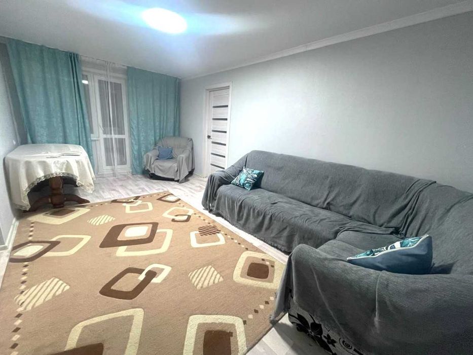 Продам 2- комн. квартиру на среднем этаже с ремонтом! ЦУМ АБЗАЛ