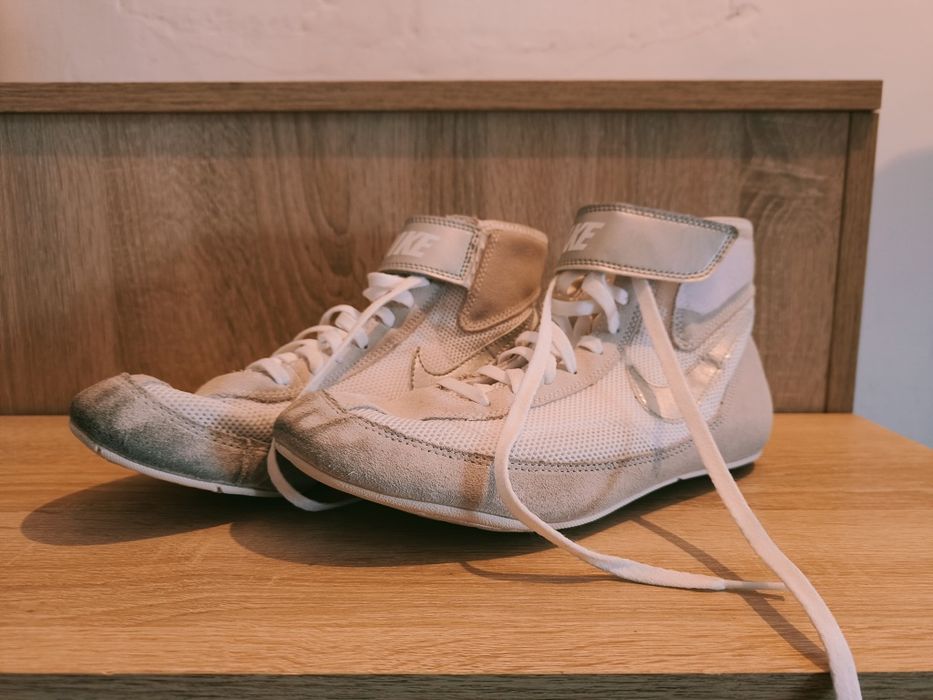 Vând ghete de wrestling Nike