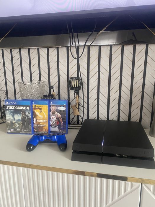 Продам PS4 500gb