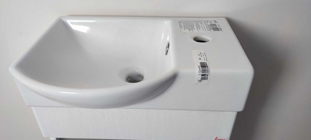 Мивка с шкаф за баня