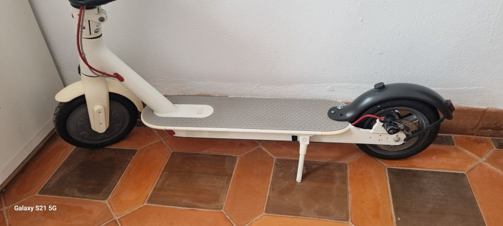Schimb telefon ca și nou cu factură si trotineta xiaomi plus geaca